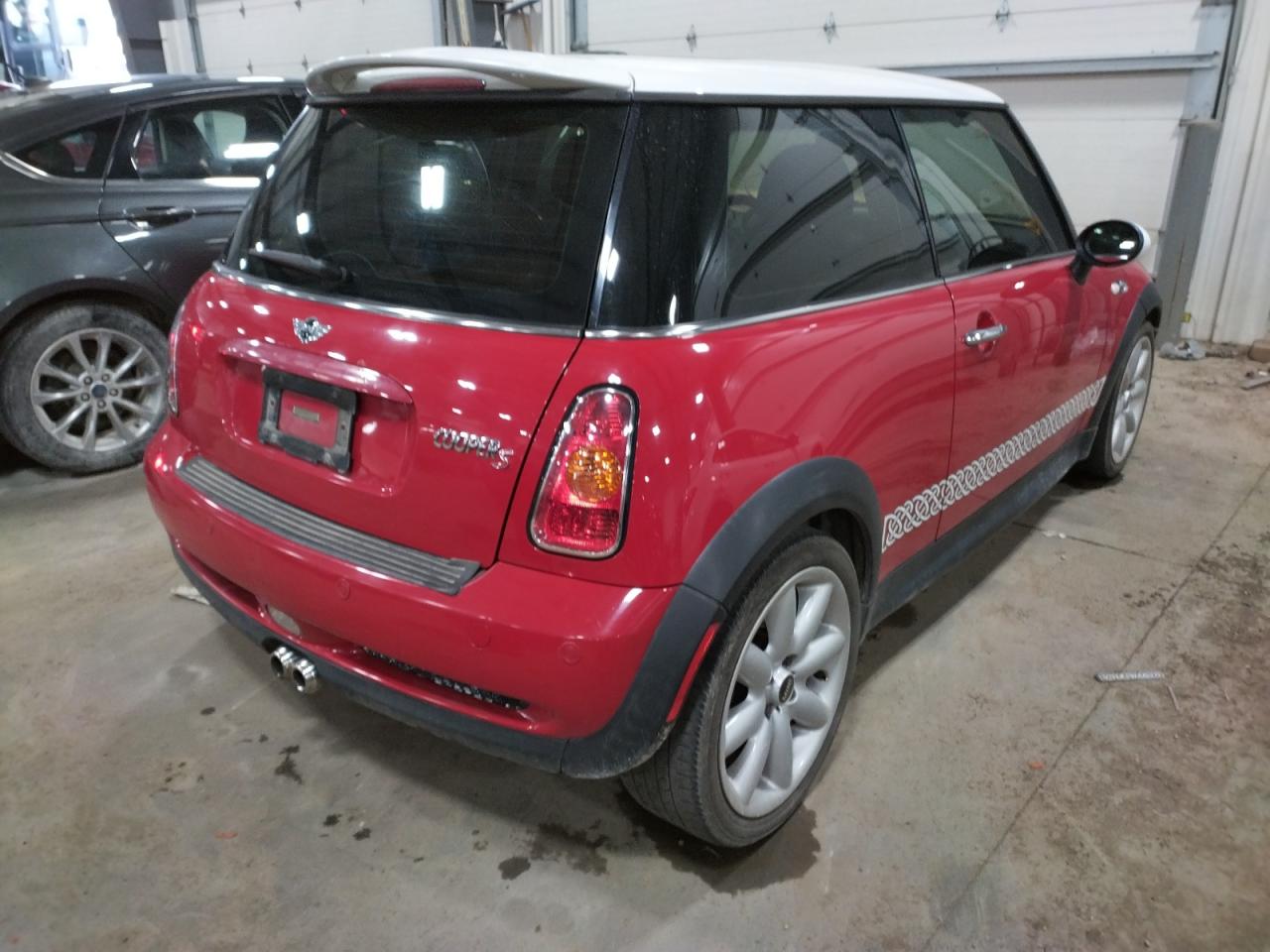 Photo 4 from auction – 2004 MINI COOPER S with VIN WMWRE33484TD88298