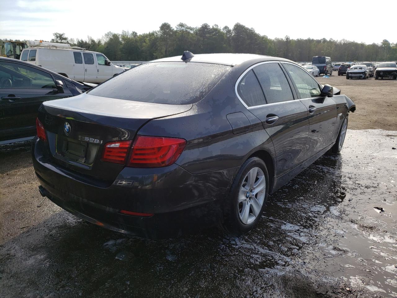 Photo 4 from auction – 2011 BMW 528 I with VIN WBAFR1C5XBC744216