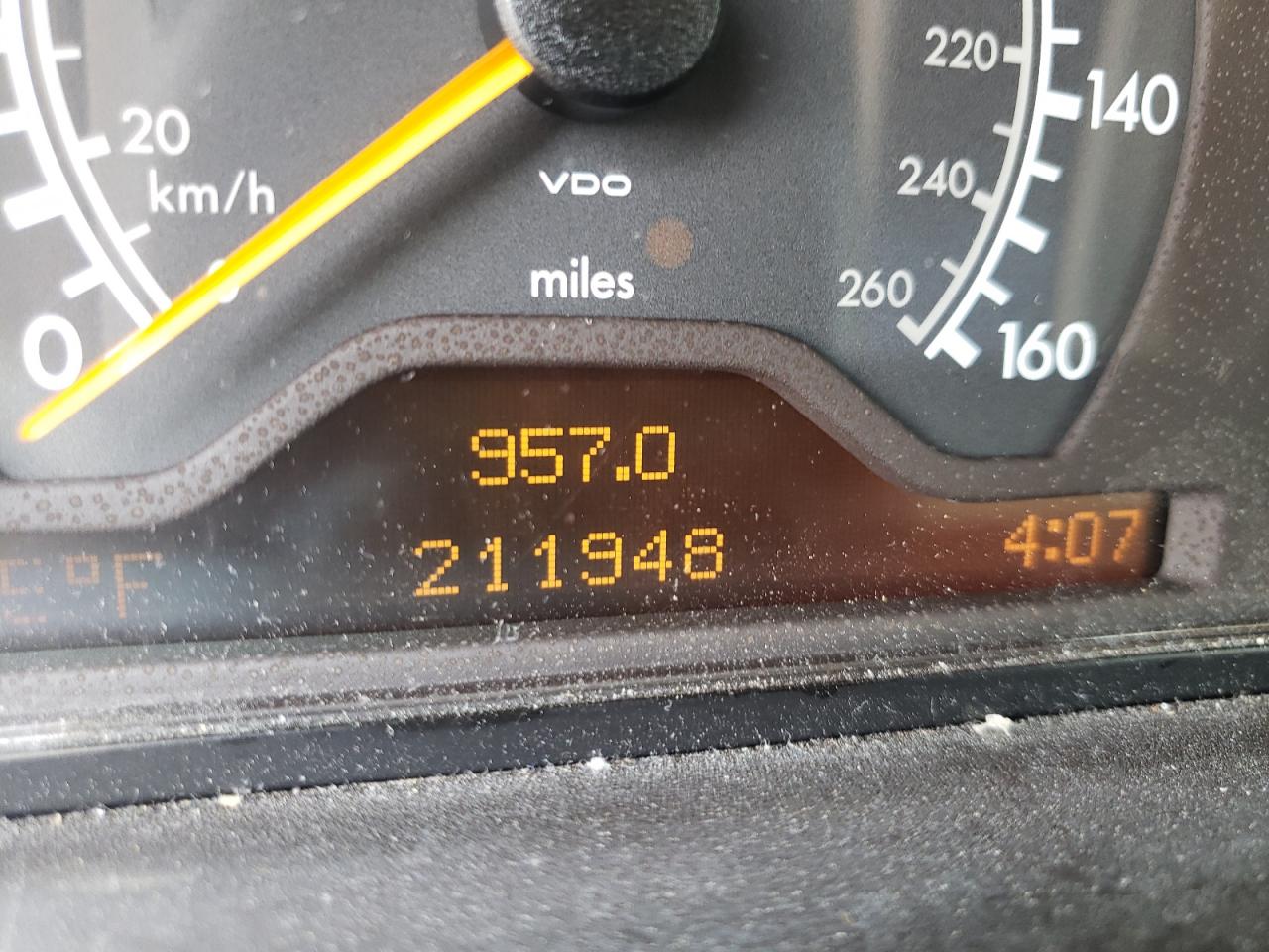 Photo 8 from auction – 1996 MERCEDES-BENZ E 320 with VIN WDBJF55F1TJ018341