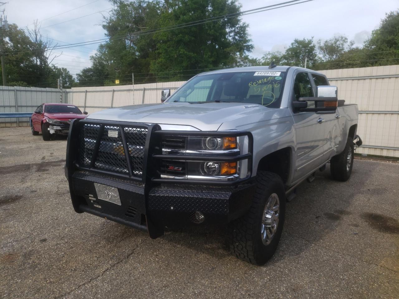 Photo 2 from auction – 2015 CHEVROLET SILVERADO with VIN 1GC1KWE86FF533704