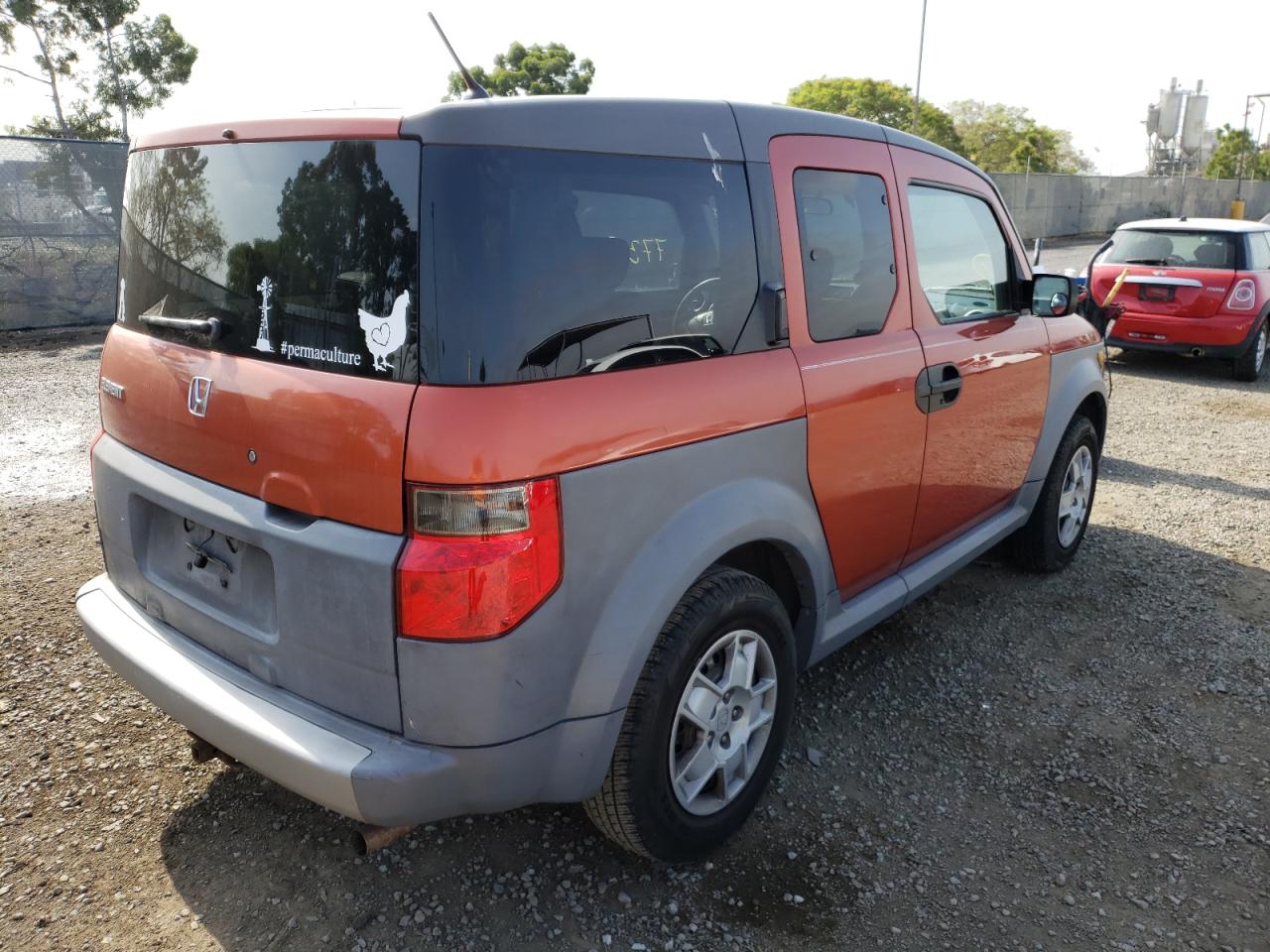 Photo 4 from auction – 2005 HONDA ELEMENT LX with VIN 5J6YH18335L003779