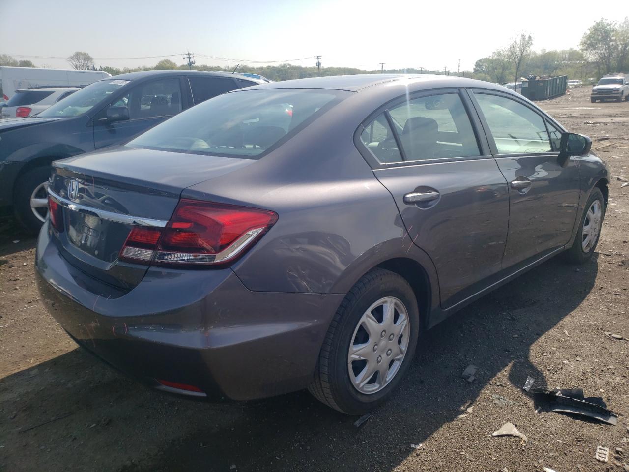 Photo 16 from auction – 2015 HONDA CIVIC LX with VIN 19XFB2F50FE700555