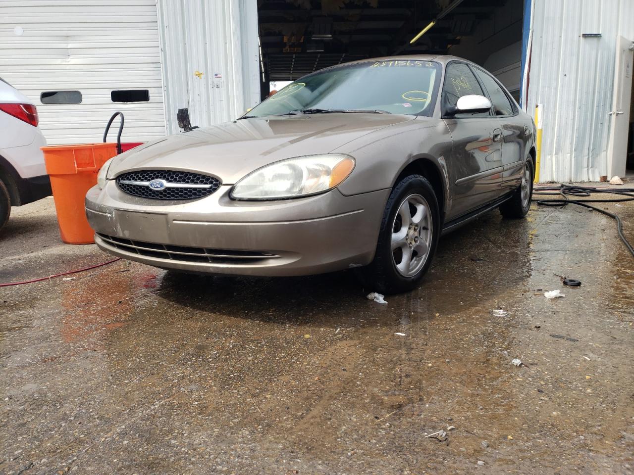Photo 2 from auction – 2002 FORD TAURUS SES with VIN 1FAFP55U42G185703