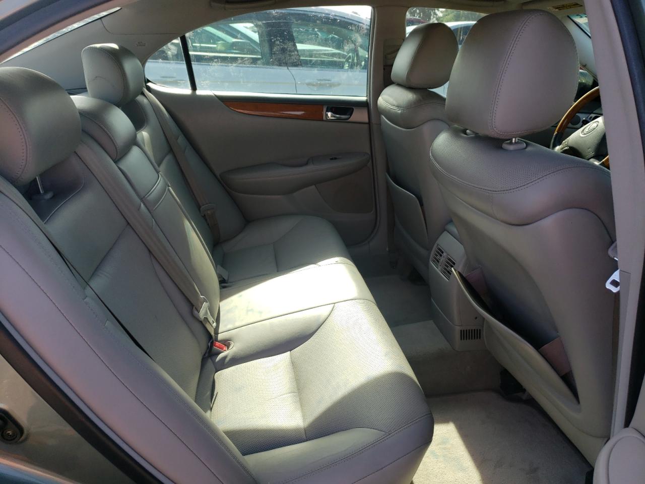 Photo 6 from auction – 2005 LEXUS ES 330 with VIN JTHBA30G455117447