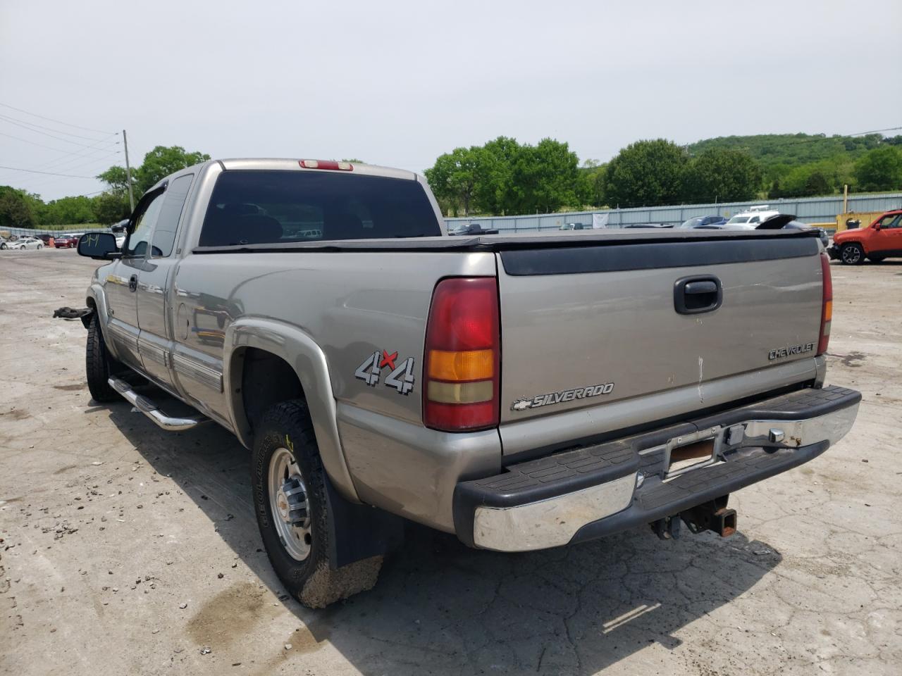 Photo 3 from auction – 2000 CHEVROLET SILVERADO with VIN 1GCGK29U9YE396308