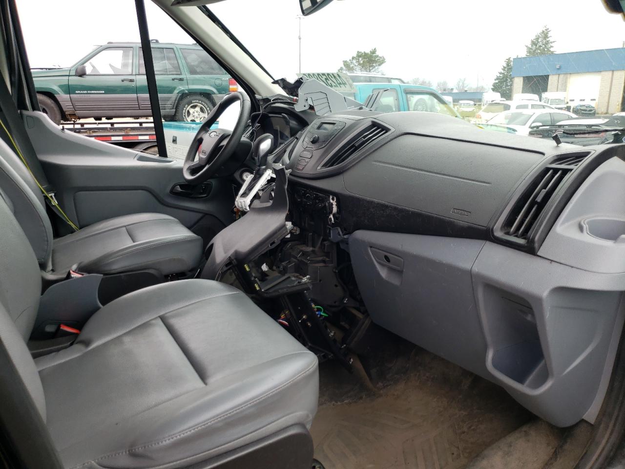 Photo 5 from auction – 2019 FORD TRANSIT T- with VIN 1FTYE2CM3KKB56703