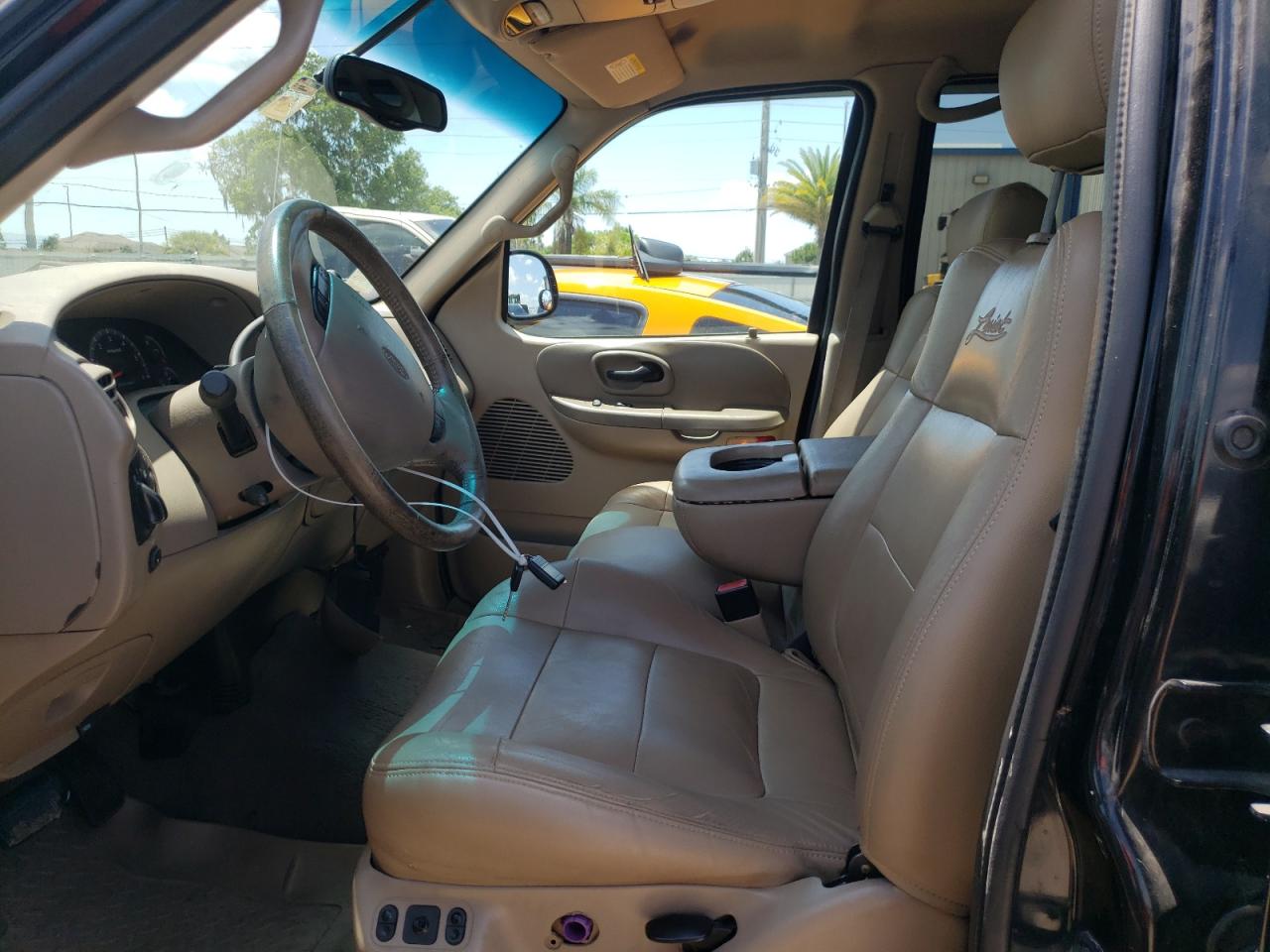 Photo 5 from auction – 2001 FORD F150 SUPER with VIN 1FTRW07L41KA32459