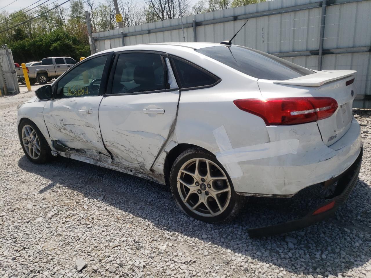 Photo 9 from auction – 2015 FORD FOCUS SE with VIN 1FADP3F20FL383880