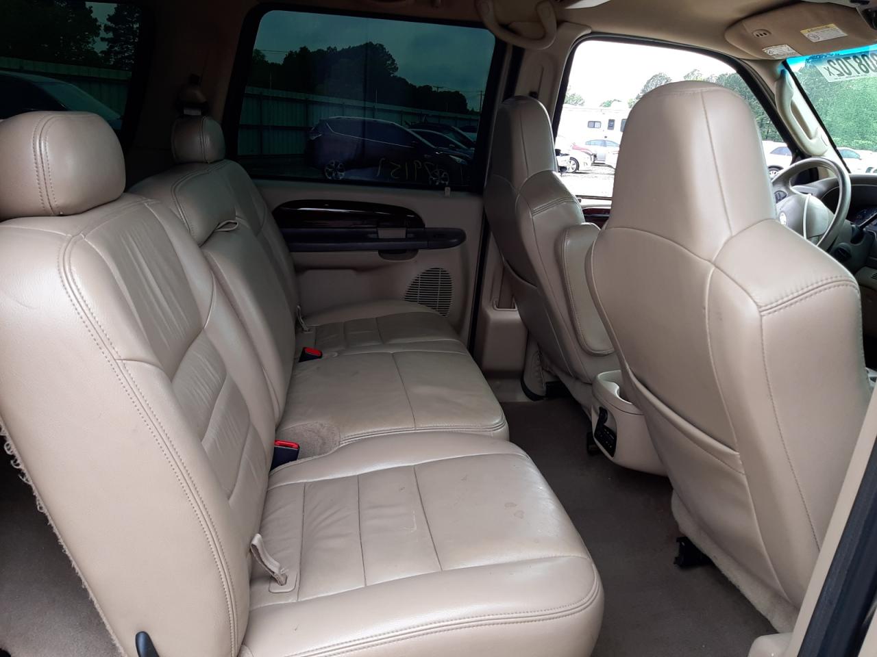 Photo 6 from auction – 2004 FORD EXCURSION with VIN 1FMNU43SX4EC84949