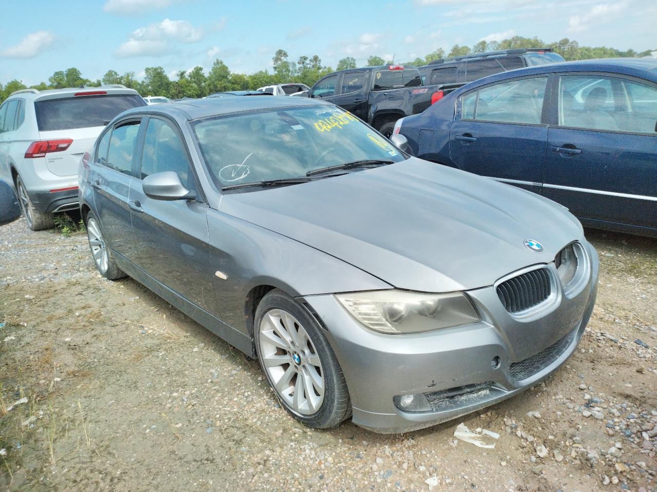 BMW 328 I 2011 with VIN WBAPH7G59BNM55773 - Photo from auction