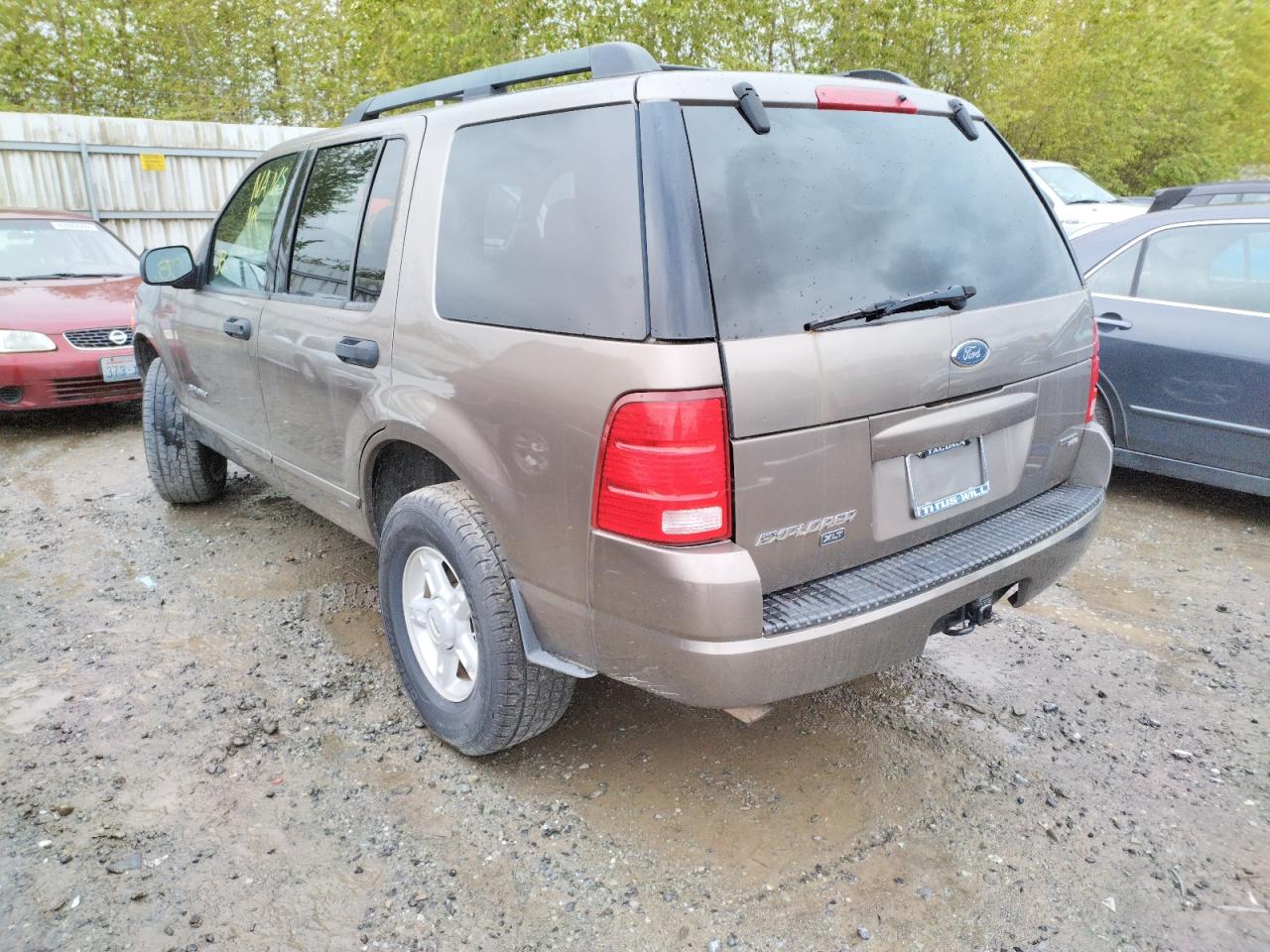 Photo 3 from auction – 2005 FORD EXPLORER X with VIN 1FMZU73K05UB76088