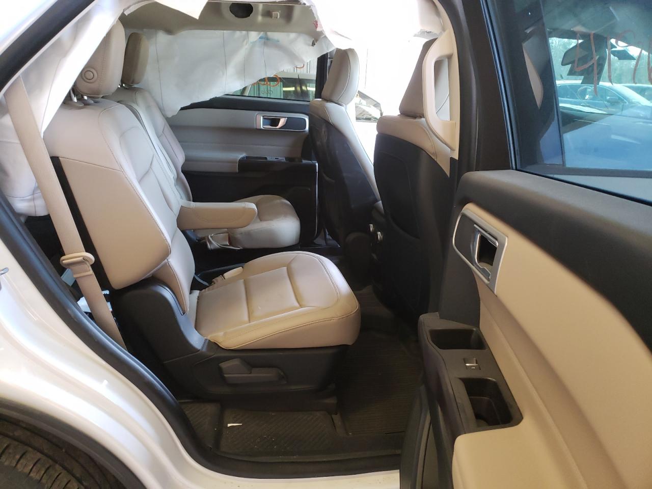 Photo 6 from auction – 2020 FORD EXPLORER X with VIN 1FMSK8DH6LGB44192