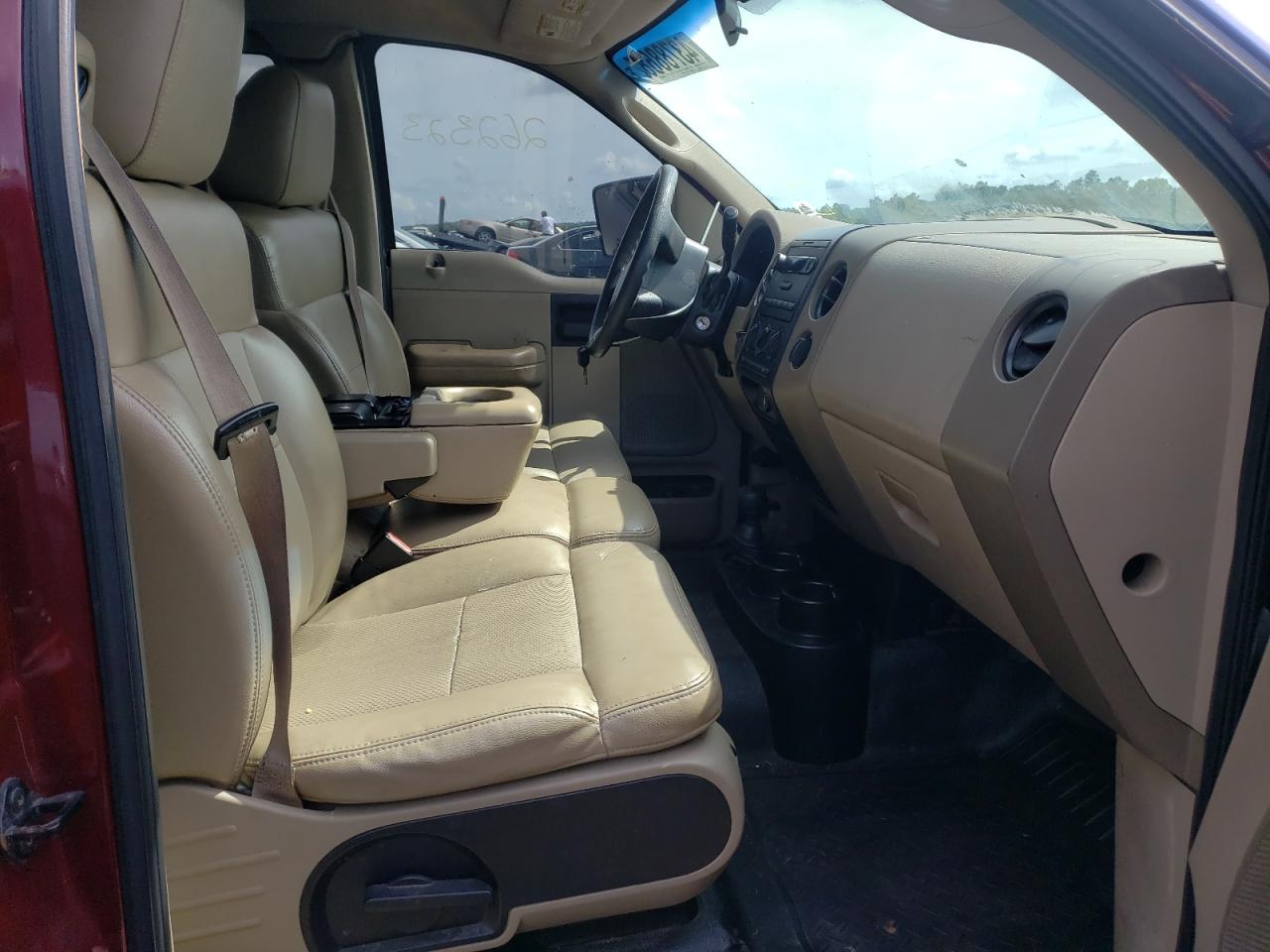 Photo 5 from auction – 2004 FORD F150 with VIN 1FTRF14W54NB59258