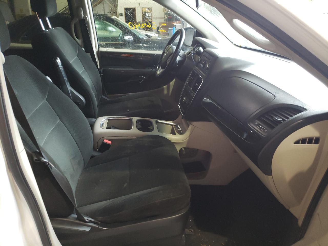Photo 5 from auction – 2012 DODGE GRAND CARA with VIN 2C4RDGDG8CR113894