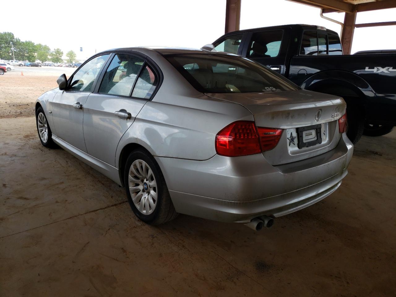 Photo 3 from auction – 2009 BMW 328 I with VIN WBAPH77579NL83837