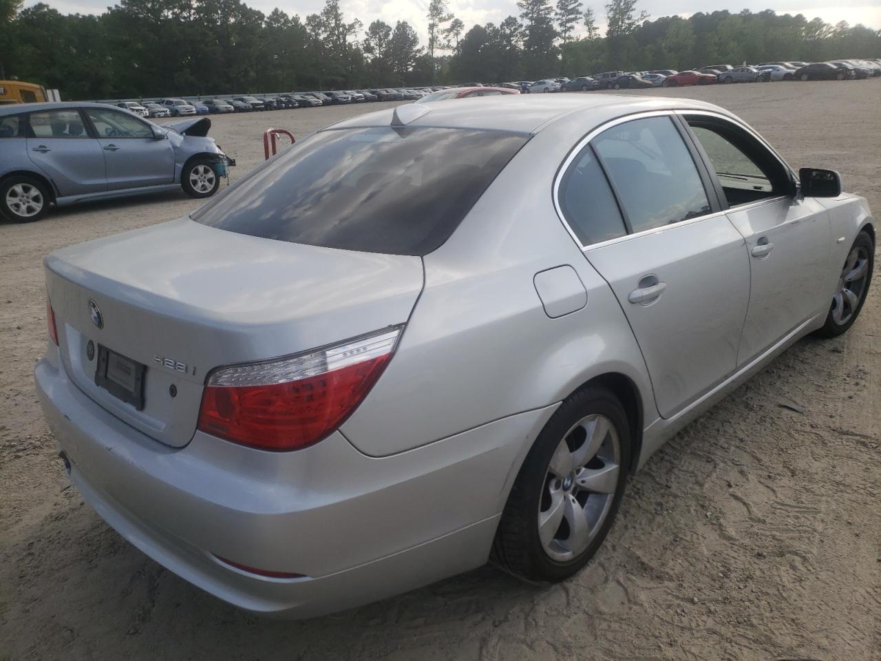 Photo 4 from auction – 2008 BMW 528 I with VIN WBANU53588C111496
