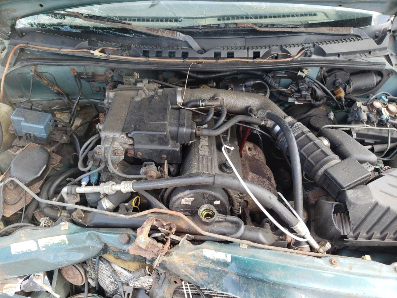 Photo 7 from auction – 1996 GEO TRACKER with VIN 2CNBJ1868T6943703