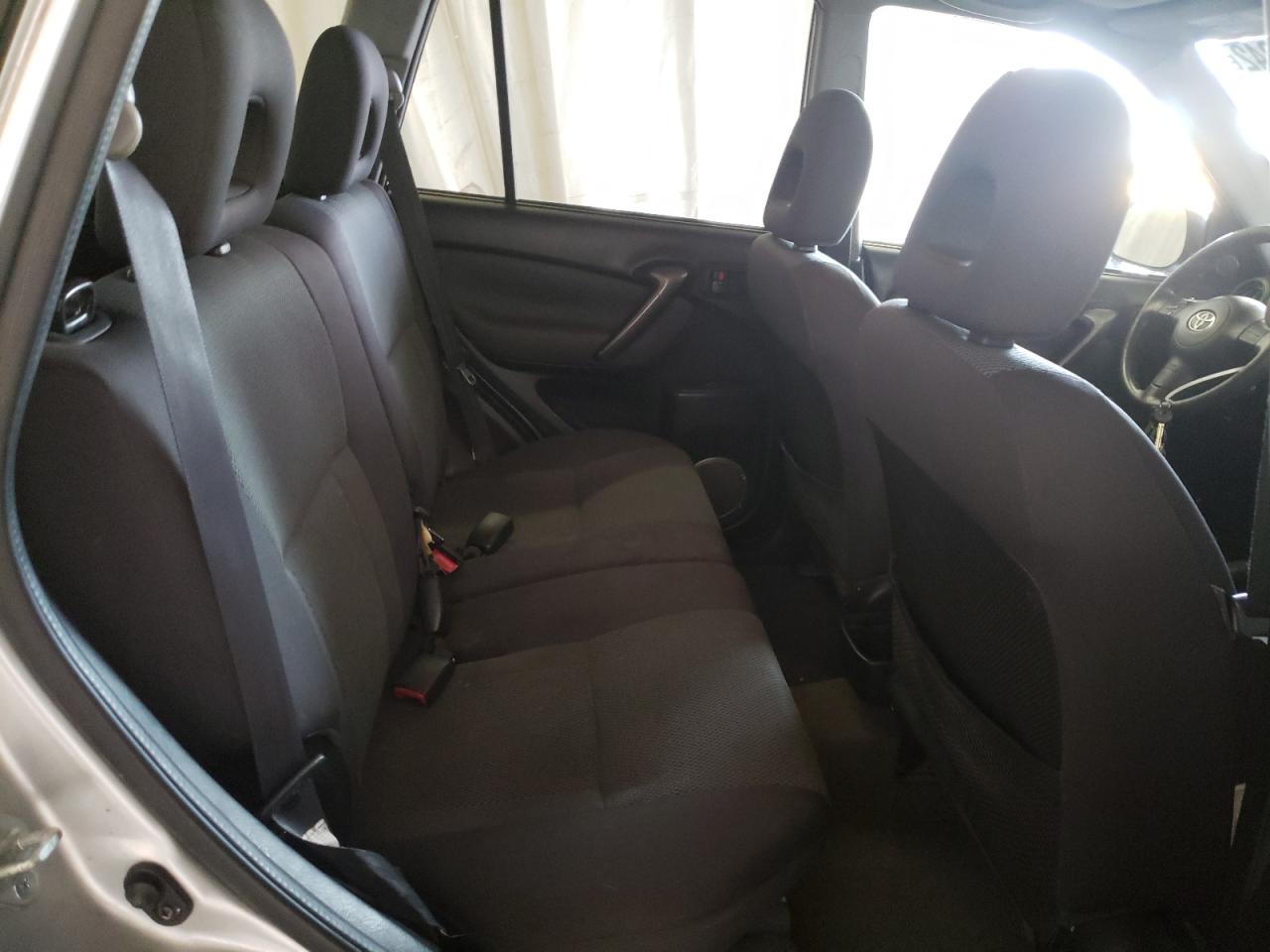 Photo 6 from auction – 2004 TOYOTA RAV4 with VIN JTEHD20V546006602