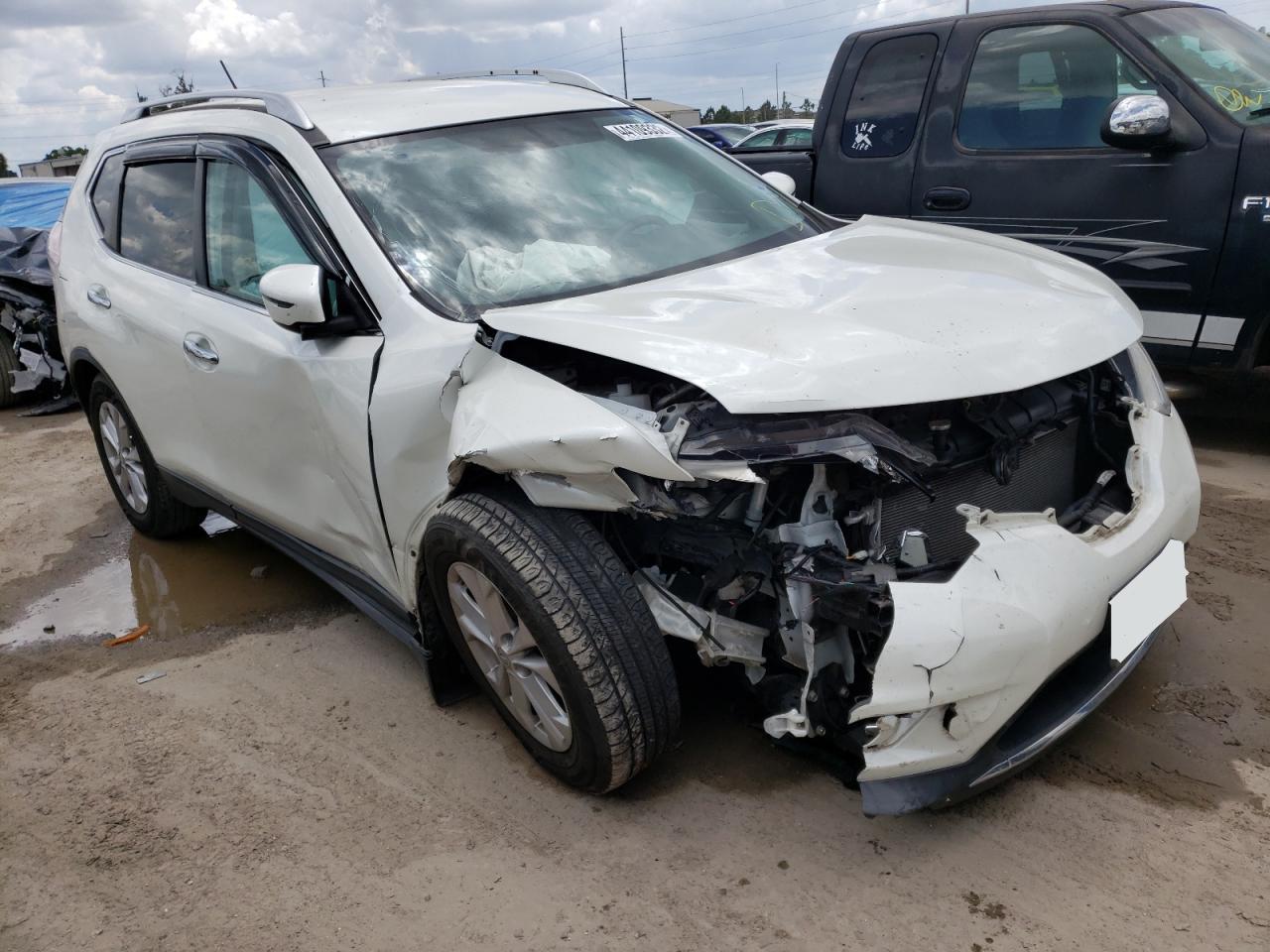 NISSAN ROGUE S 2016 with VIN KNMAT2MT5GP661990 - Photo from auction