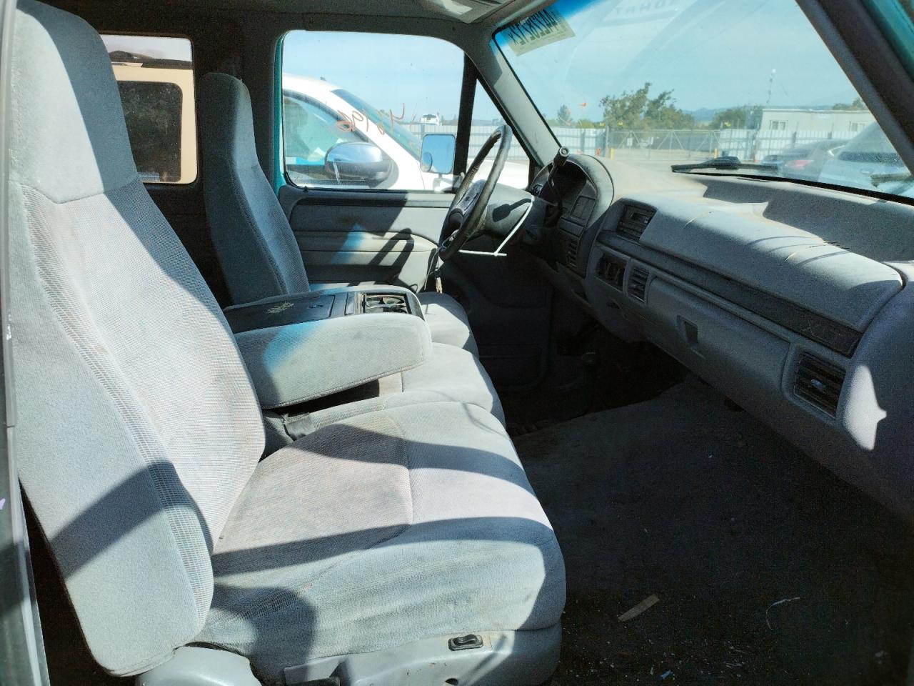 Photo 5 from auction – 1997 FORD F250 with VIN 1FTHX26G3VEB75500