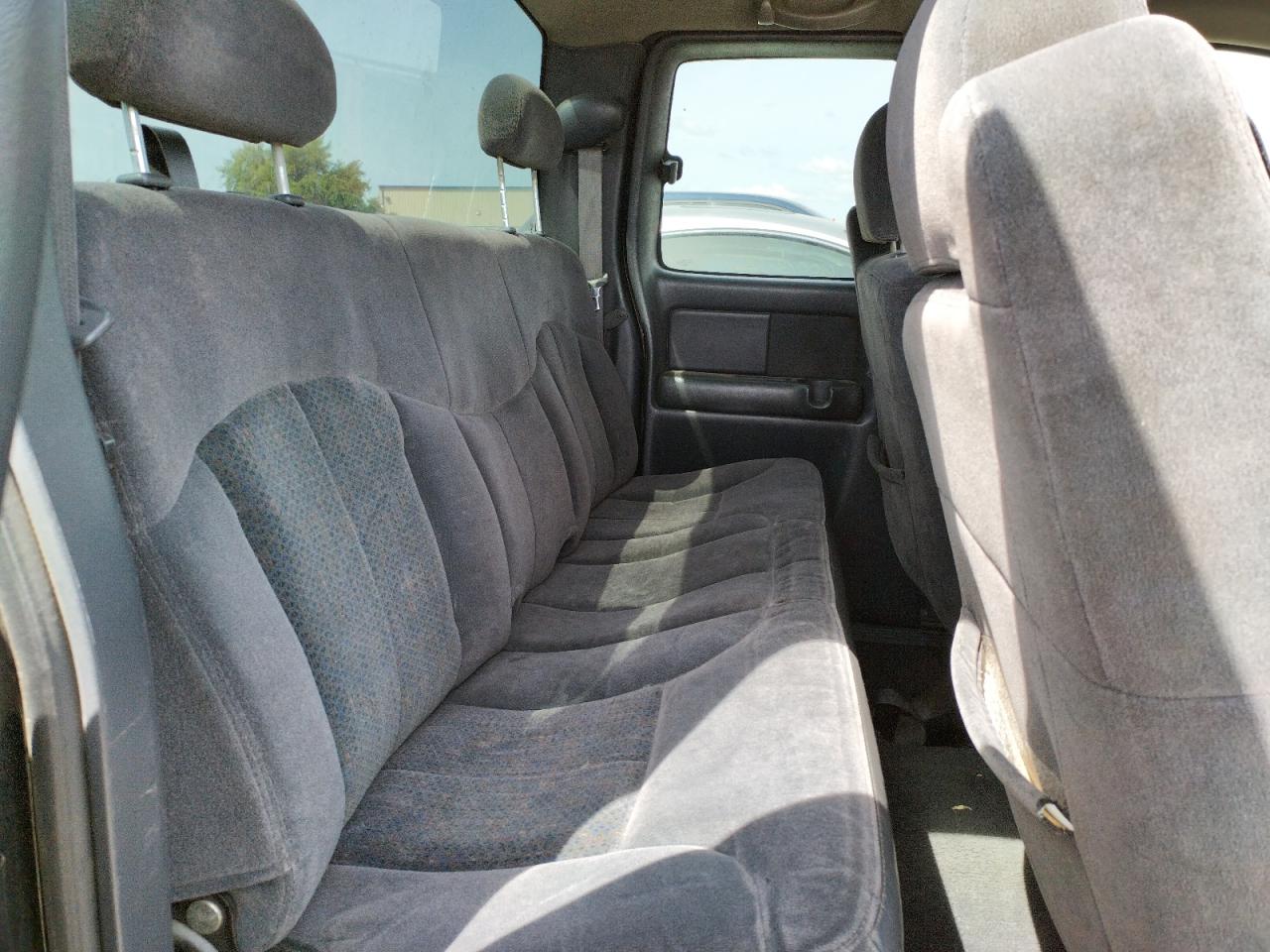 Photo 6 from auction – 2002 CHEVROLET SILVERADO with VIN 2GCEC19V421243626