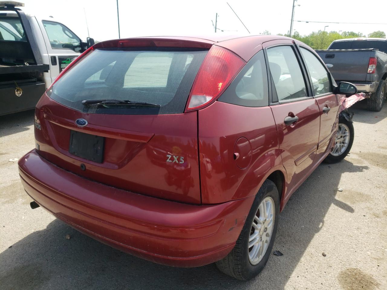 Photo 4 from auction – 2003 FORD FOCUS ZX5 with VIN 3FAFP37333R138360
