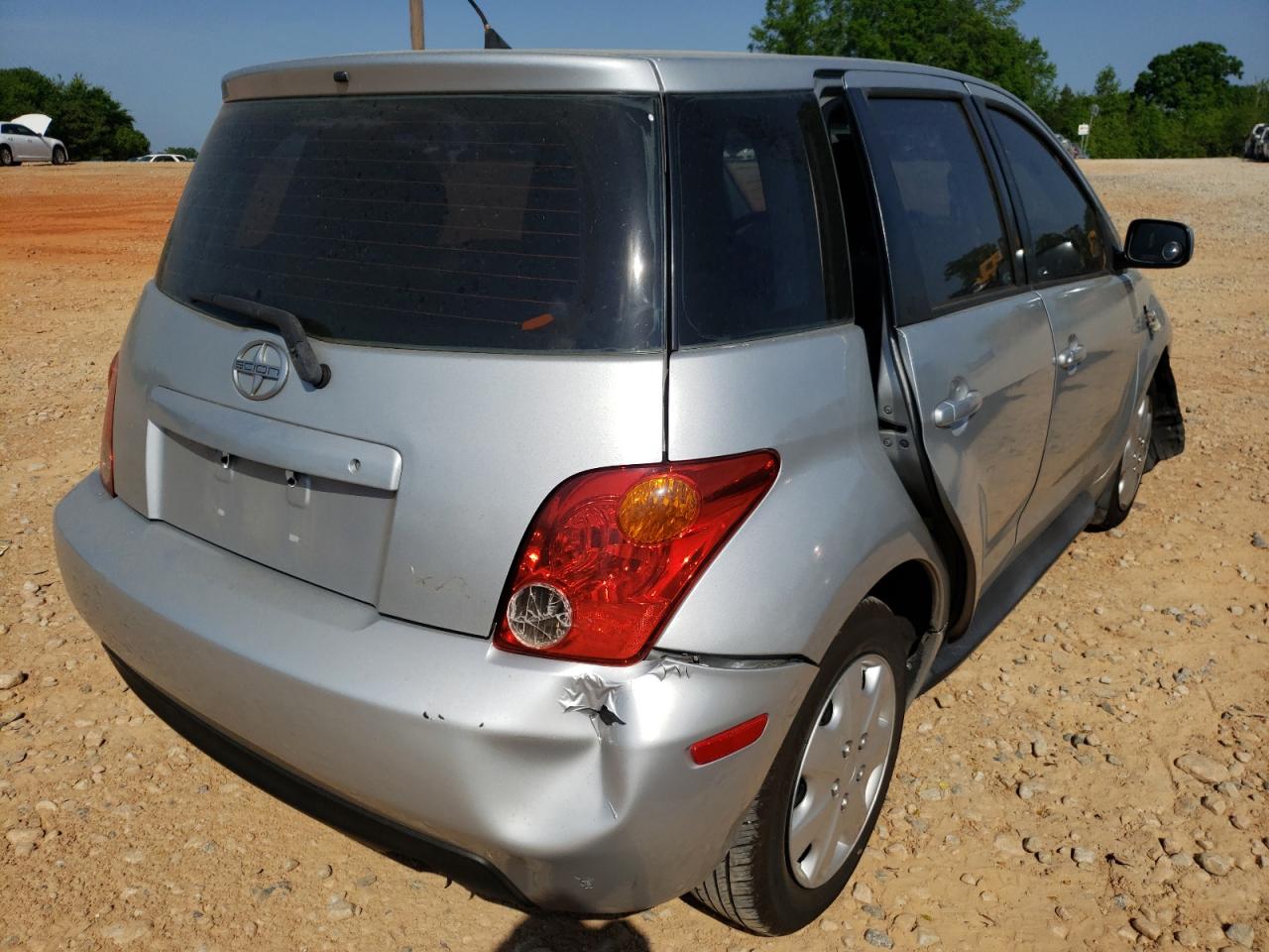 Photo 4 from auction – 2005 TOYOTA SCION XA with VIN JTKKT624950080644