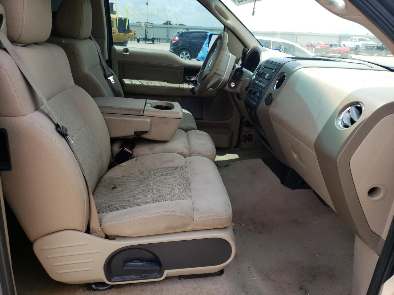 Photo 5 from auction – 2006 FORD F150 with VIN 1FTRX12W36FA31484