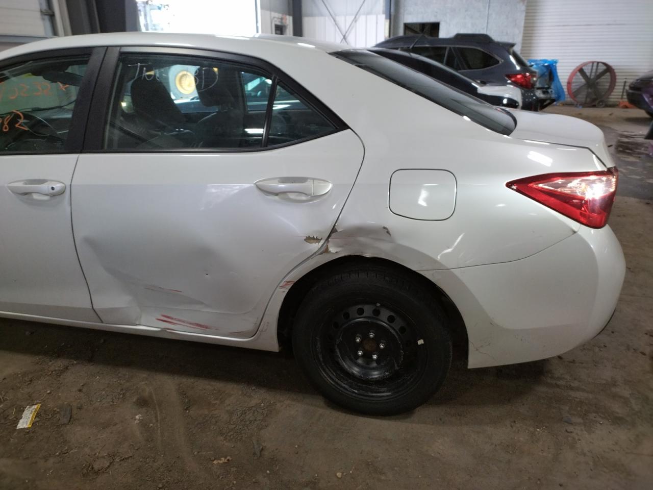 Photo 9 from auction – 2018 TOYOTA COROLLA L with VIN 5YFBURHE4JP809607