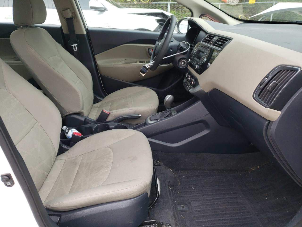Photo 5 from auction – 2016 KIA RIO LX with VIN KNADM4A36G6574872