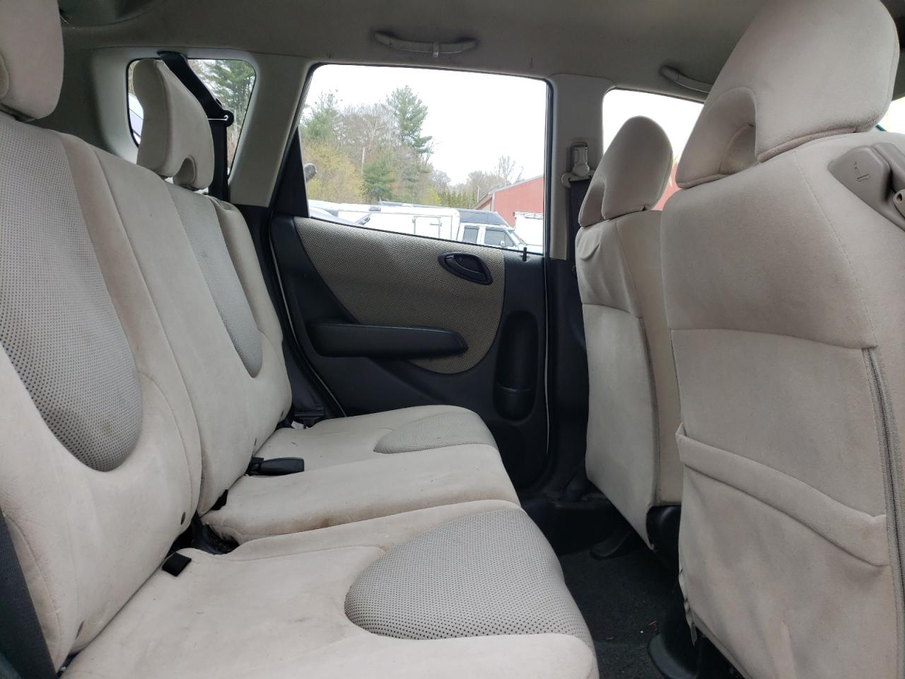 Photo 6 from auction – 2007 HONDA FIT with VIN JHMGD38497S027657