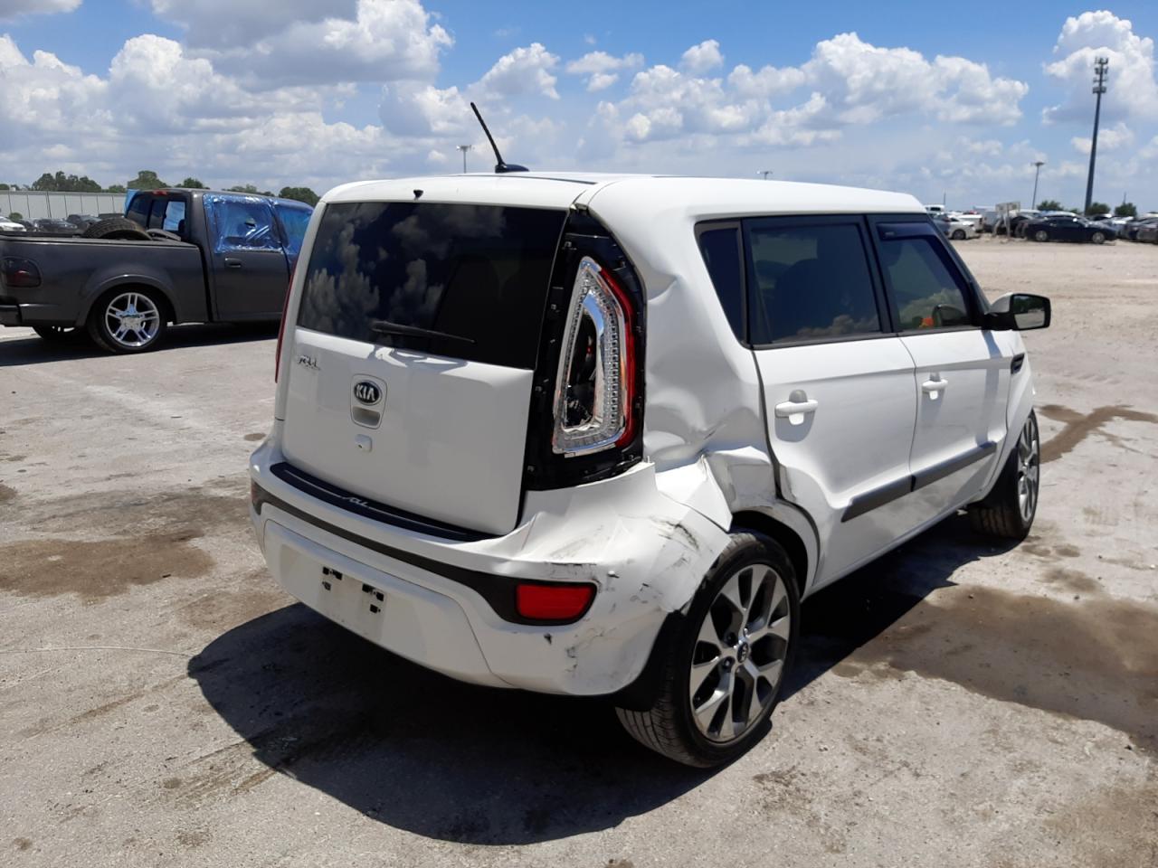 Photo 4 from auction – 2013 KIA SOUL + with VIN KNDJT2A61D7640290
