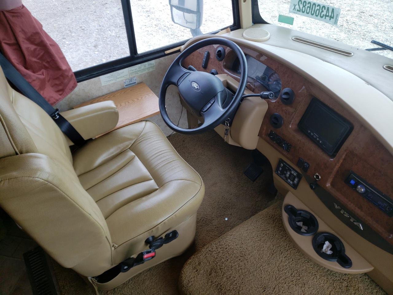 Photo 5 from auction – 2011 FORD F53 with VIN 1F66F5DYXB0A04276