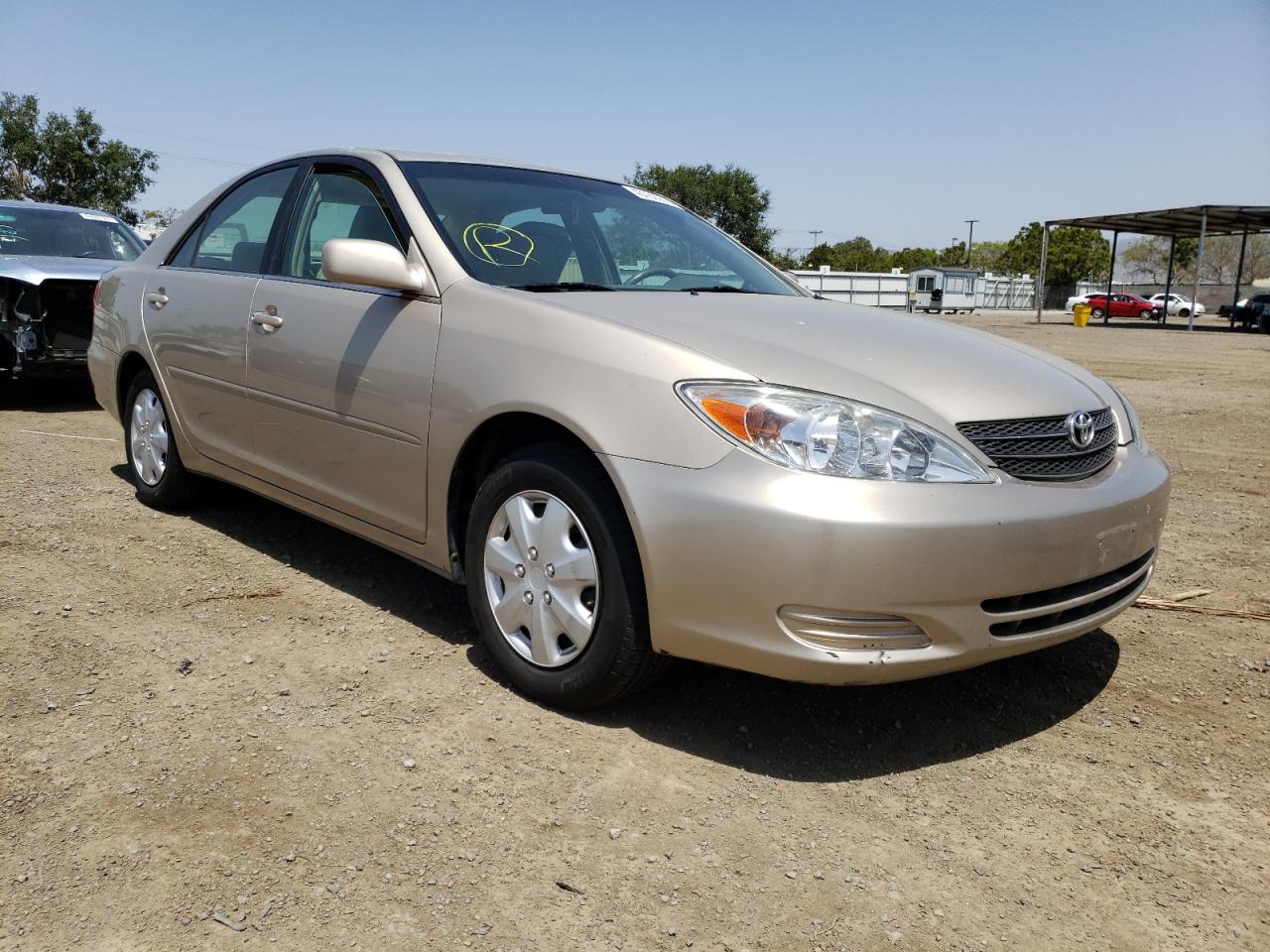 TOYOTA CAMRY LE 2004 with VIN 4T1BE32K24U823985 - Photo from auction
