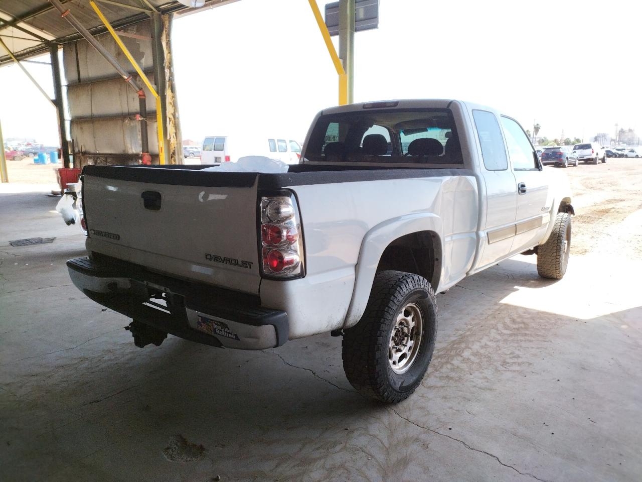 Photo 4 from auction – 2004 CHEVROLET SILVERADO with VIN 1GCHC29U04E175241