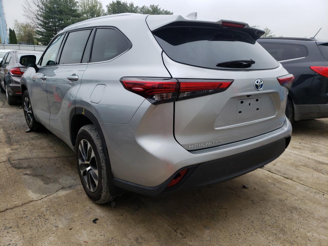 Photo 3 from auction – 2020 TOYOTA HIGHLANDER with VIN 5TDGBRCHXLS506791