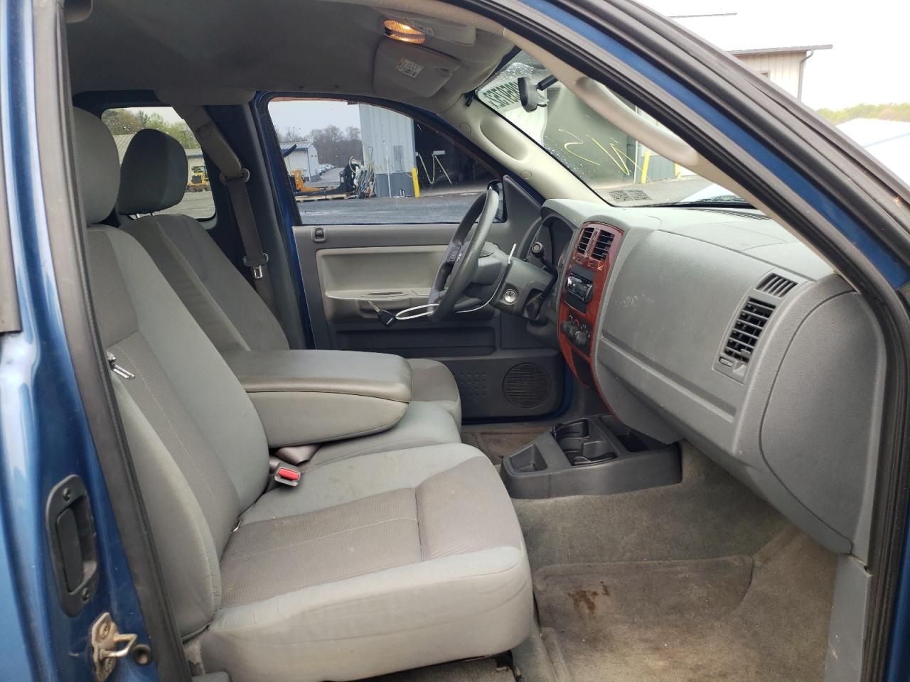 Photo 5 from auction – 2005 DODGE DAKOTA SLT with VIN 1D7HW42N45S220325