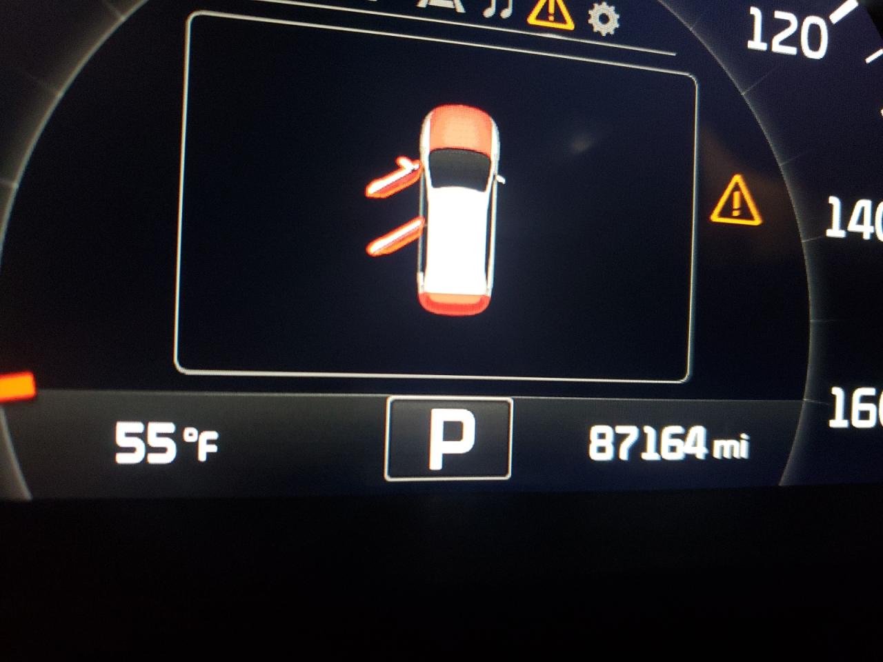 Photo 8 from auction – 2018 KIA SORENTO SX with VIN 5XYPKDA56JG385103