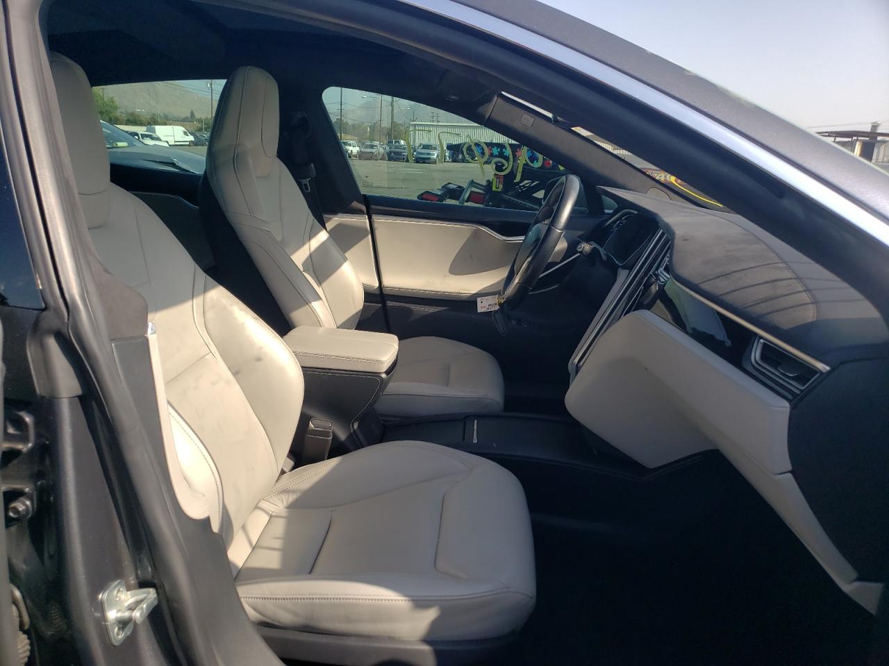 Photo 5 from auction – 2016 TESLA MODEL S with VIN 5YJSA1E21GF133285
