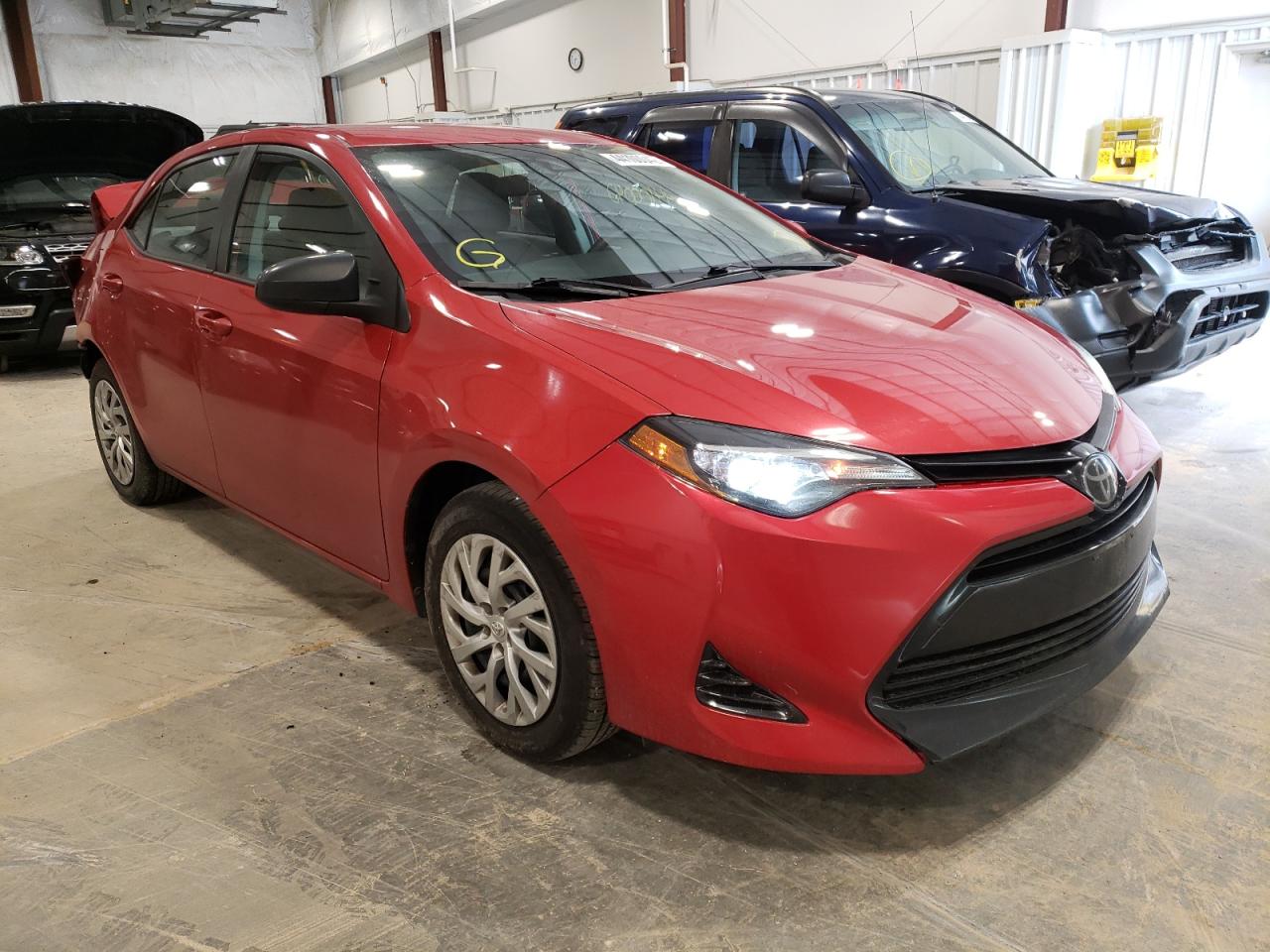 TOYOTA COROLLA L 2017 مع رقم تعريف المركبة 5YFBURHEXHP585317 - صورة من المزاد