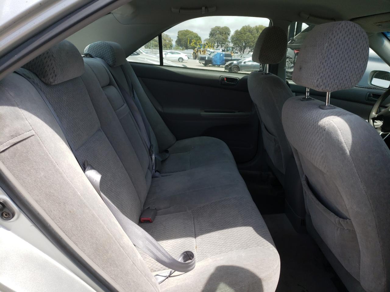 Photo 6 from auction – 2004 TOYOTA CAMRY LE with VIN 4T1BE32K94U293563