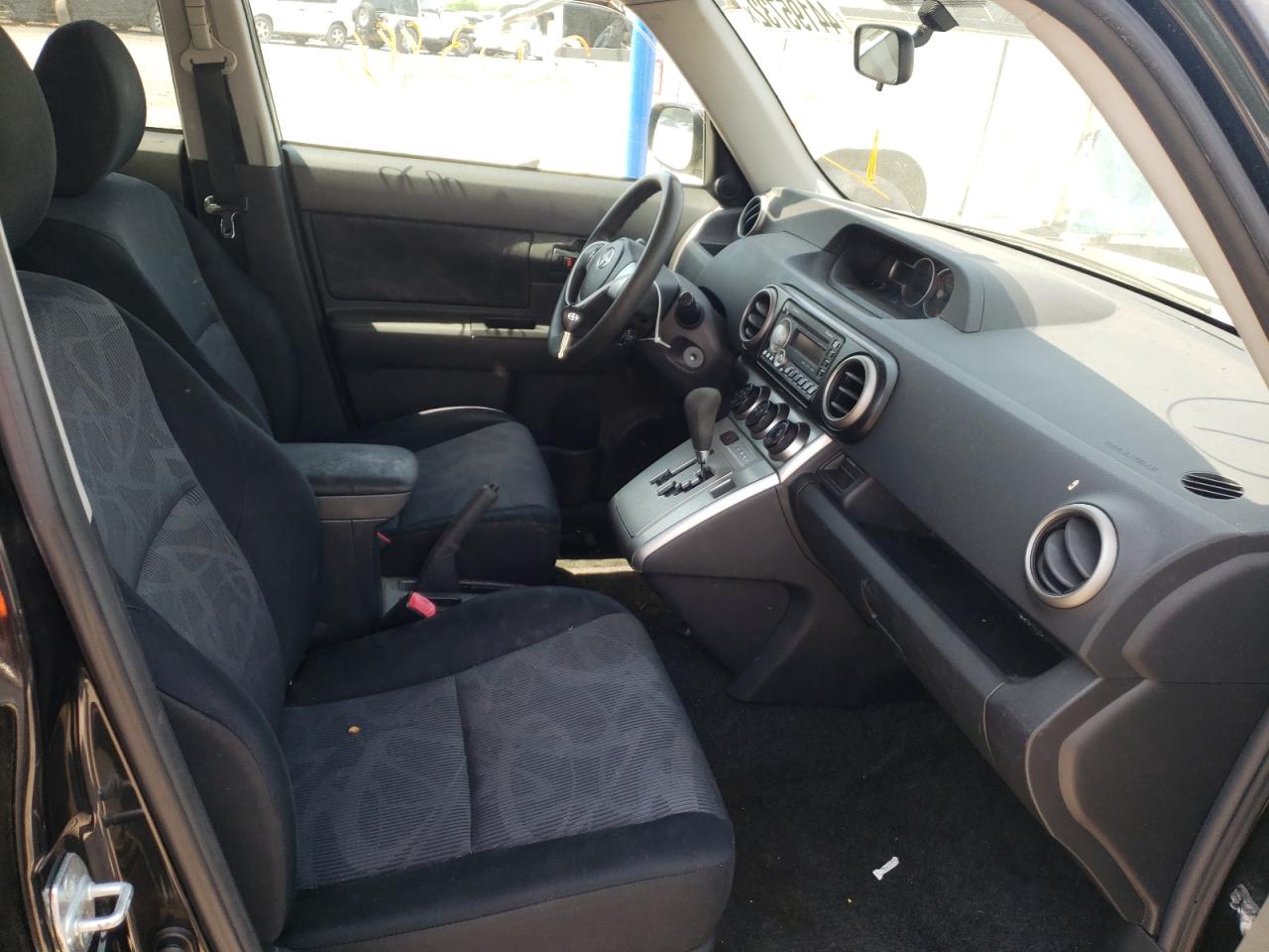 Photo 5 from auction – 2011 TOYOTA SCION XB with VIN JTLZE4FE2B1122704