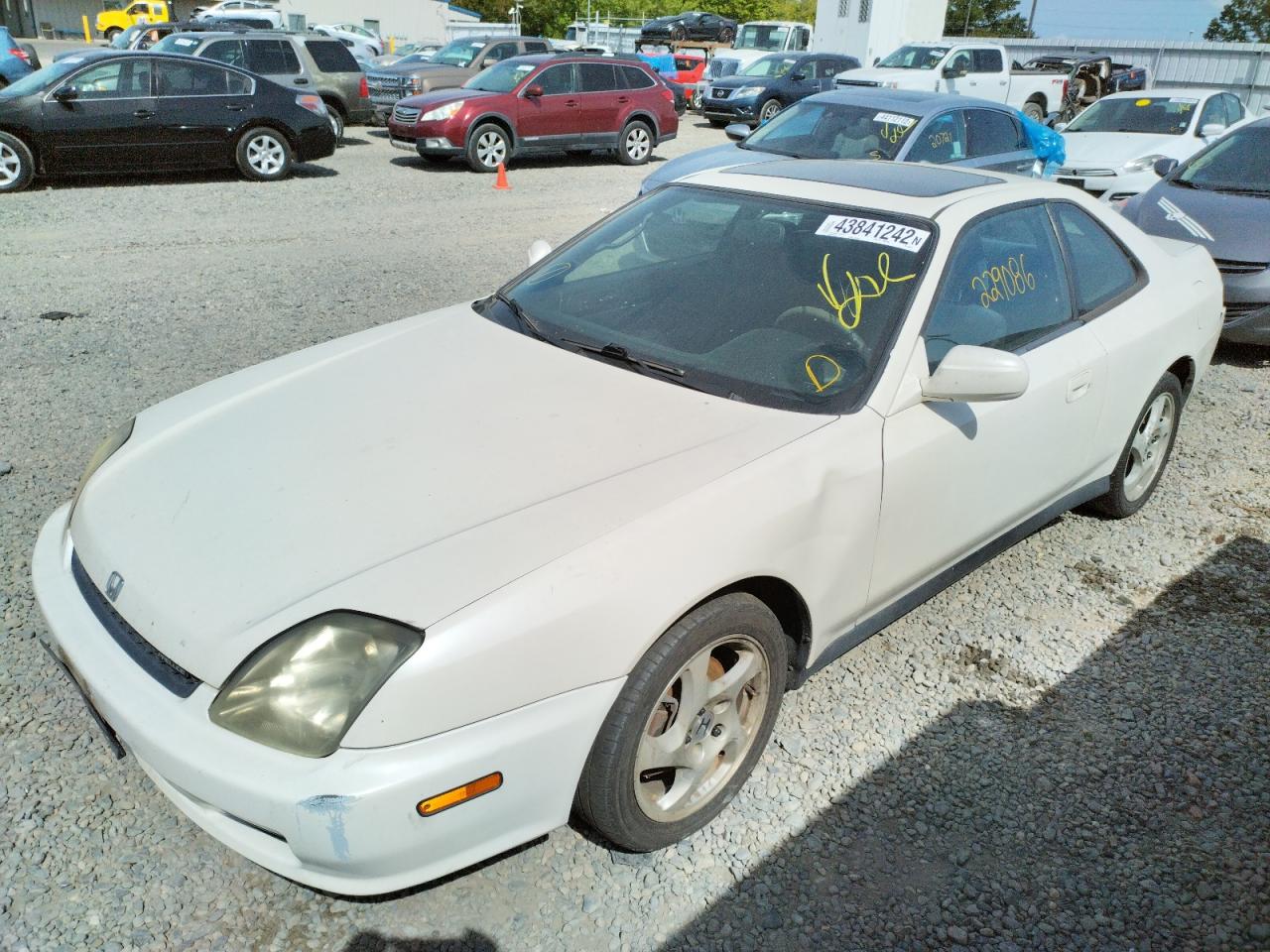 Photo 2 from auction – 2001 HONDA PRELUDE with VIN JHMBB62461C003375