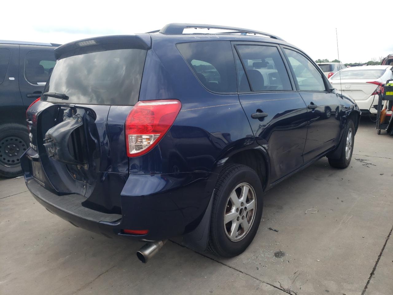 Photo 4 from auction – 2006 TOYOTA RAV4 with VIN JTMZD33V465025385
