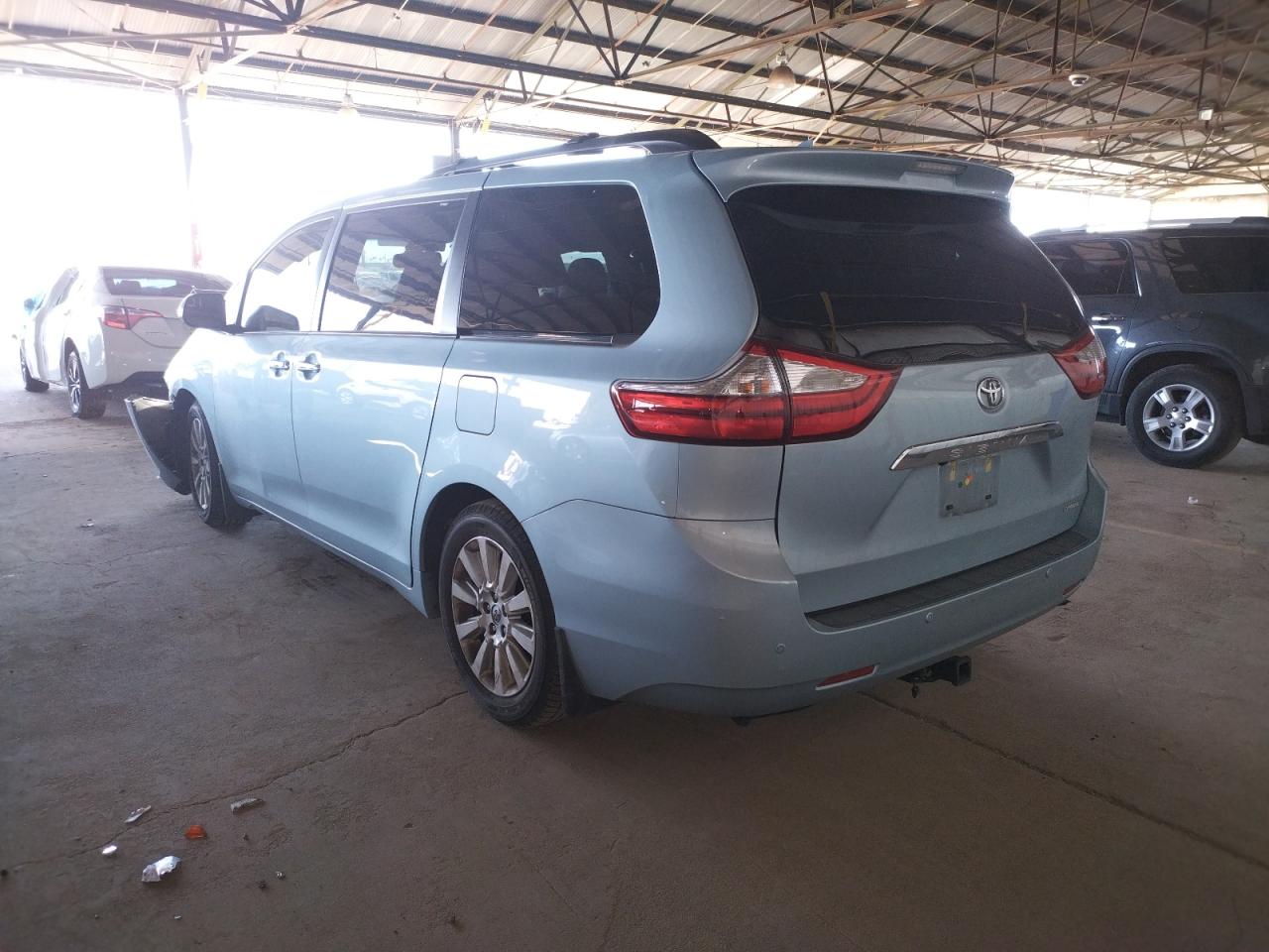 Photo 3 from auction – 2015 TOYOTA SIENNA XLE with VIN 5TDYK3DC6FS528781