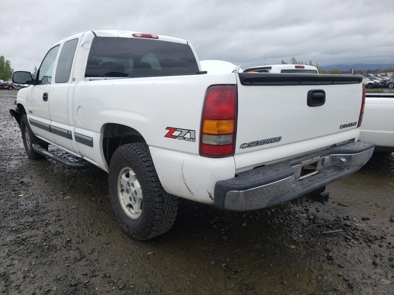 Photo 3 from auction – 2000 CHEVROLET SILVERADO with VIN 2GCEK19T7Y1356643