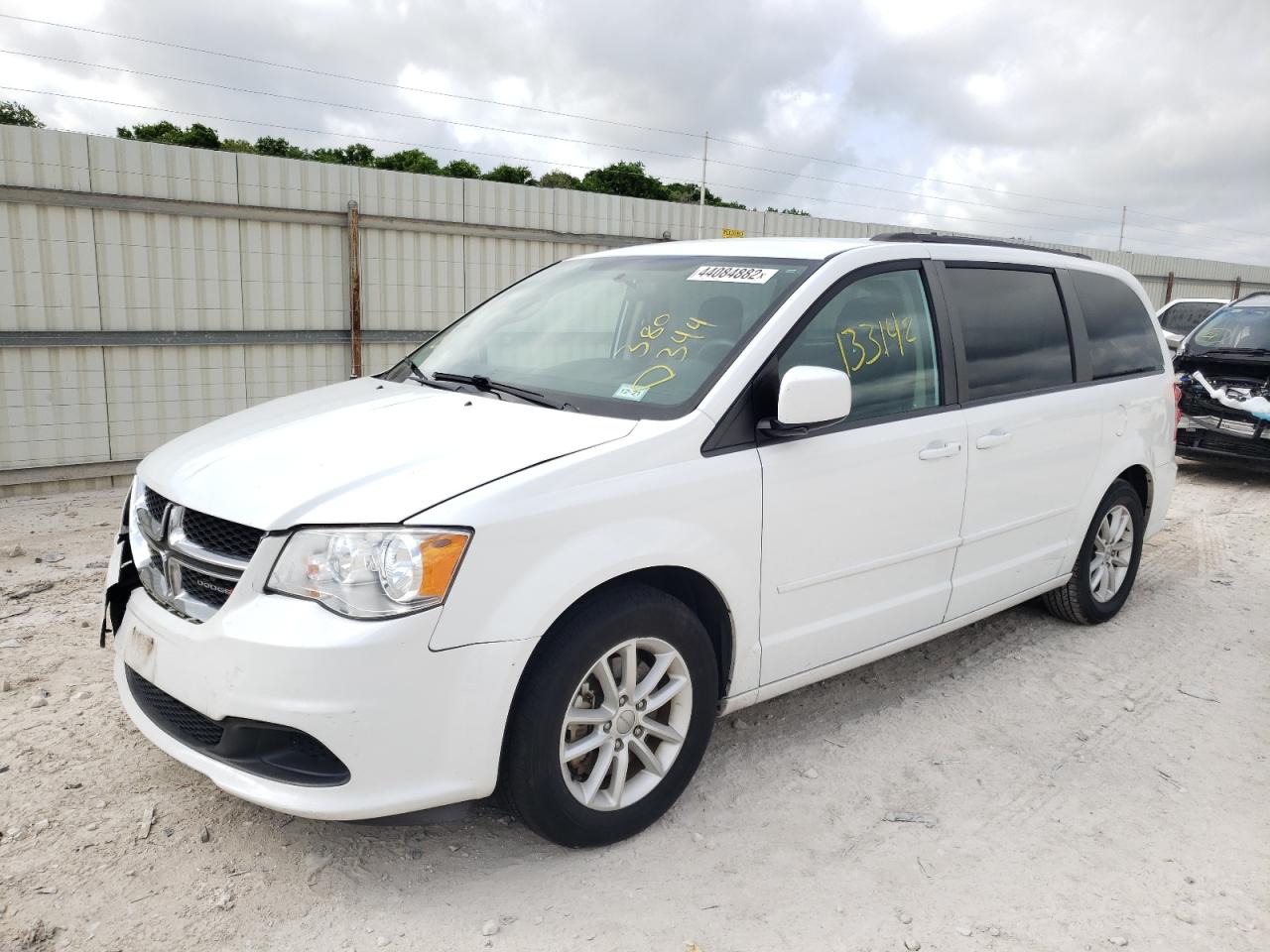 Photo 2 from auction – 2016 DODGE GRAND CARA with VIN 2C4RDGCG4GR380344