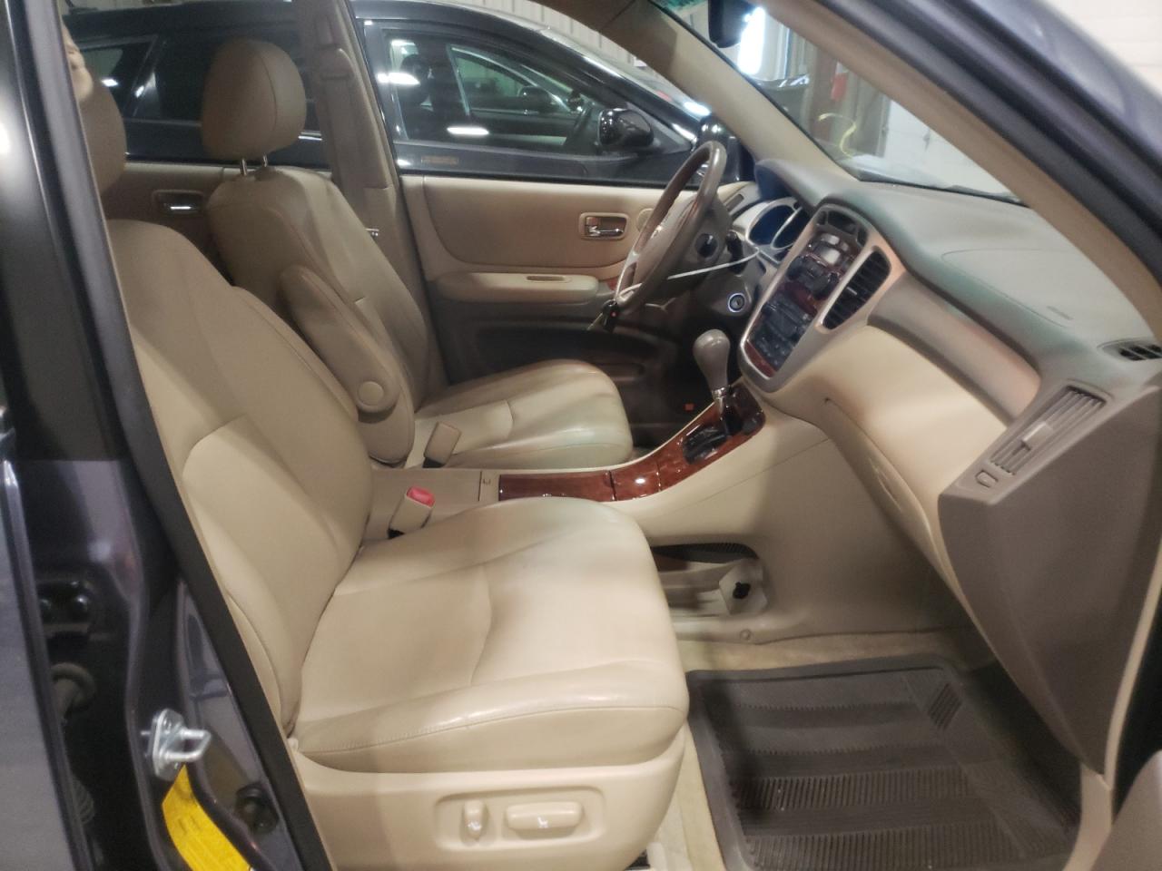 Photo 5 from auction – 2007 TOYOTA HIGHLANDER with VIN JTEEP21A370217553