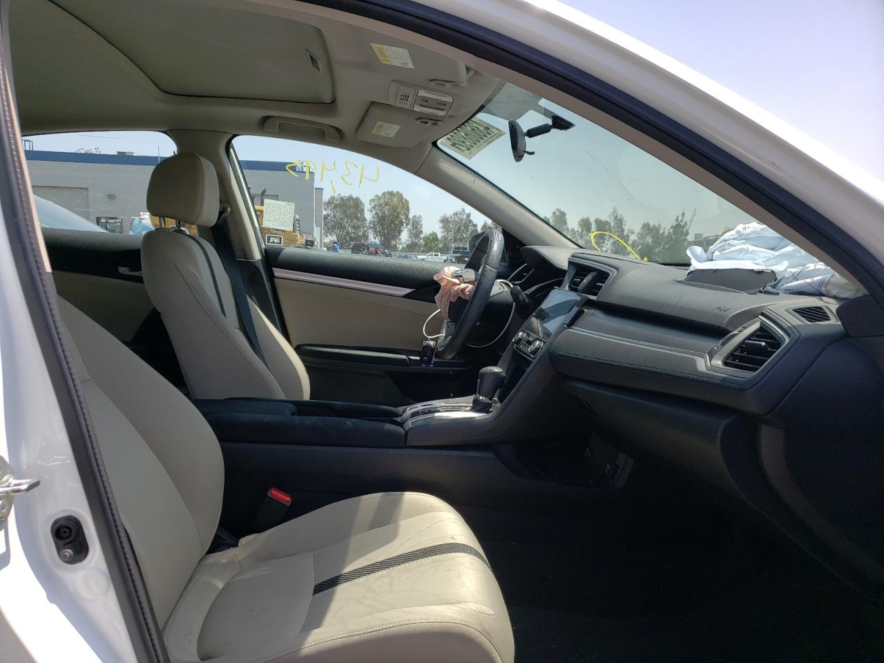 Photo 5 from auction – 2017 HONDA CIVIC EX with VIN 2HGFC2F72HH543389