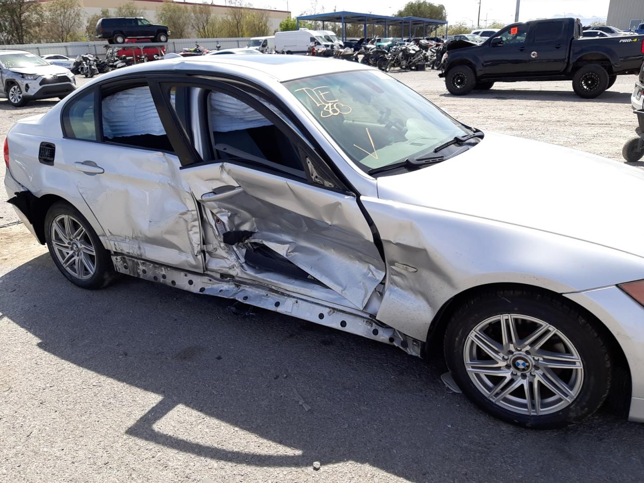 Photo 9 from auction – 2006 BMW 325 I AUTO with VIN WBAVB17596NK30765